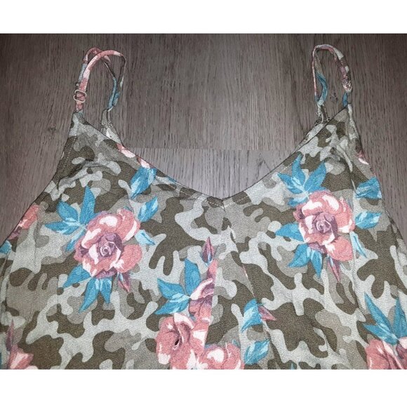 Ariat Green Camo Floral Print Roses Asymmetrical Sharkbite Hem Dress Size Medium - Picture 3 of 6